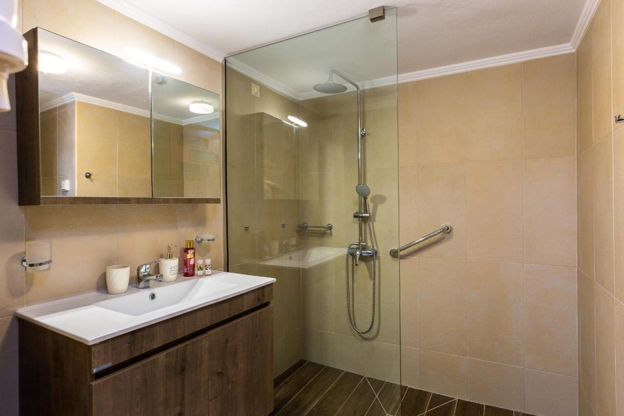 Private Apartment In Rethymnon Town Center Bagian luar foto
